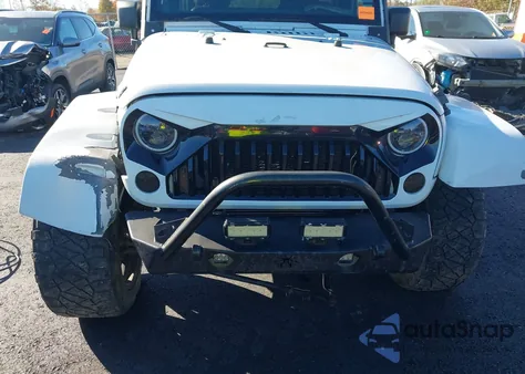 2013 Jeep Wrangler Unlimited Sahara из США, поврежденный, VIN 1C4BJWEG5DL554444